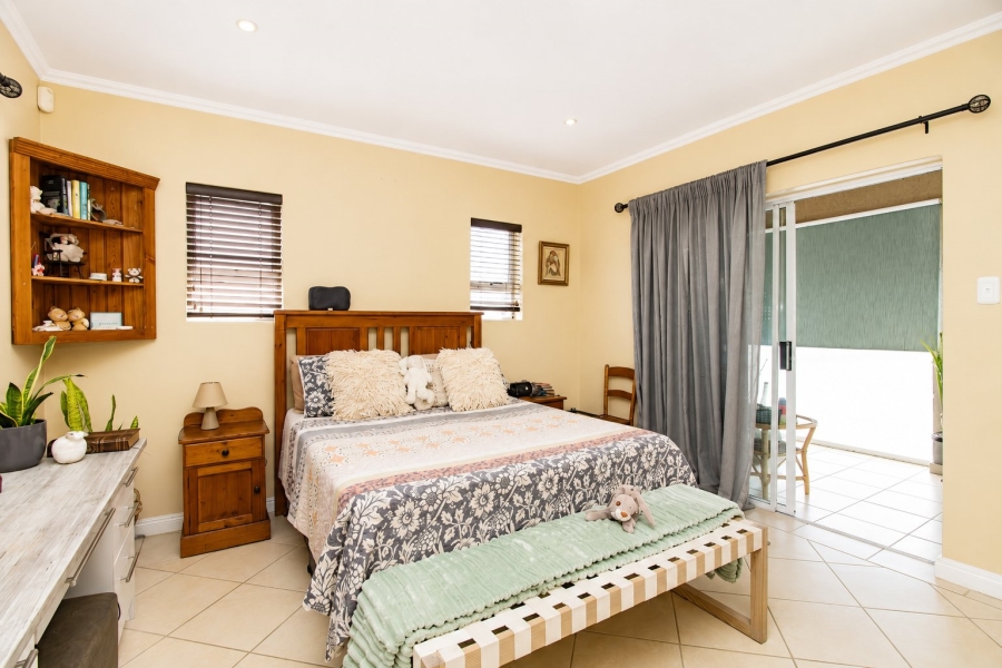 4 Bedroom Property for Sale in Fraaiuitsig Western Cape